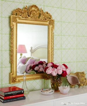 Glamorous bathroom with mirror.jpg